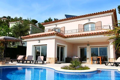 Luxuriöse Villa mit Swimmingpool