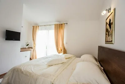 Villa Suzy Lux- Duplex Two Bedroom Villa with...