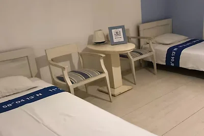 Two Bedroom Apartment with Terrace and Garden