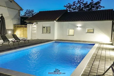 Villa in Glavica mit Schwimmbecken