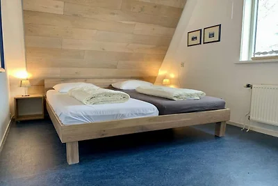 Modernes Ferienhaus mit Garten