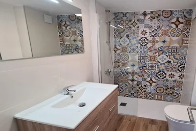 Moderne Wohnung in Aguadulce mit Terrasse