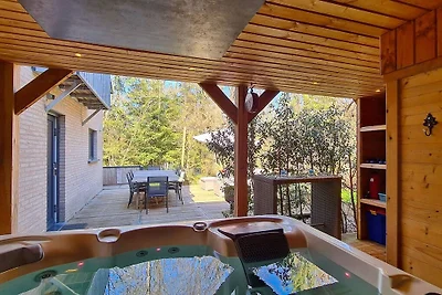 Einladendes Ferienhaus in Durbuy mit Sauna