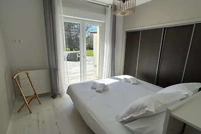 Grote, rustige villa met jacuzzi