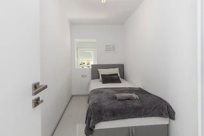 Apartments Bregha - Three Bedroom Apartment w...