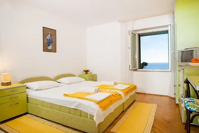 Standard Studio with Shared Balcony 1