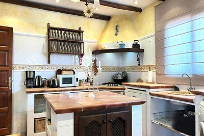 Villa in Nerja mit Pool und Garten