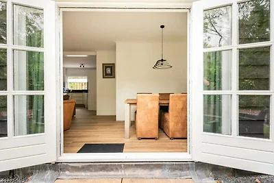 Schönes Ferienhaus in Poortugaal mit Garten