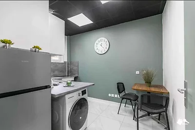 Amplio apartamento de 3 habitaciones y 10 pla...
