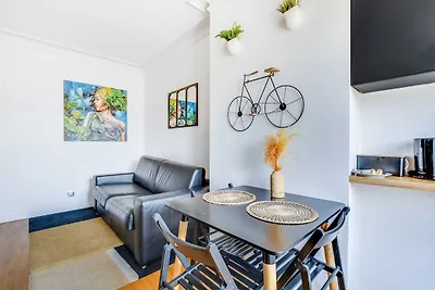 Modern appartement met 1 slaapkamer en 4 plaa...