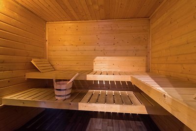 Luxus-Bauernhaus in der Nähe des Waldes in...