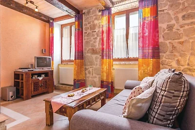 Rustikales Ferienhaus in Vrsar mit Garten