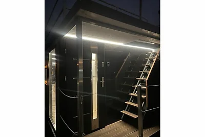 Premium Houseboat Blue Lagoon