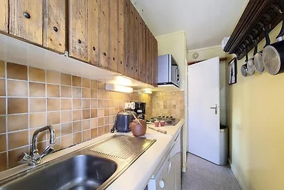 Geräumiges Apartment · Direkter Zugang zur Sk...