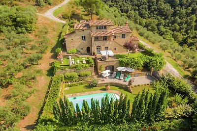 Villa lussuosa con piscina a Cortona