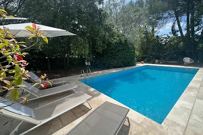 Villa provenzale con piscina e parco...