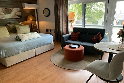 Villa mit Wellnesswanne, Sauna und Garten