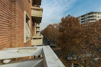 Wohnung in Torino mit Balkon und Parken