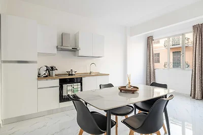 Zentrale 1BDR/4P-Wohnung in Ventimiglia