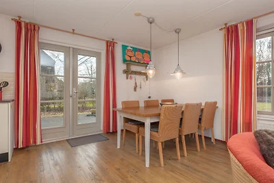 Strohgedeckte Villa mit 2 Bädern, 2 km von...