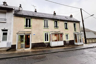 Ferienhaus in Mont-Dore mit Garten