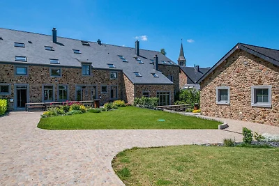 Geräumiges Ferienhaus in Bourseigne-Neuve