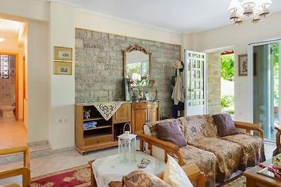 Casa vacanze isolata a Kalavrouza con vista s...