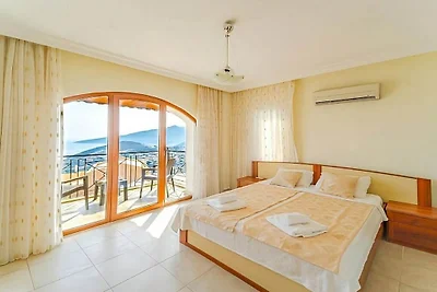 Villa in Kalkan mit Schwimmbecken
