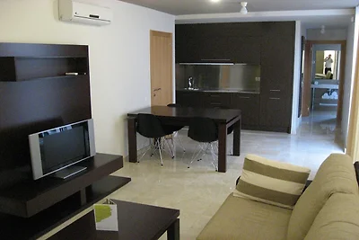 Appartement met uitzicht op het zwembad L'...