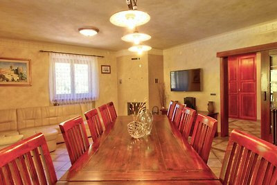 Large Apartment in Hrastovlje with Private Sw...