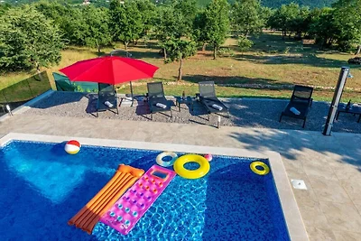 Ferienhaus in Labin mit Schwimmbecken