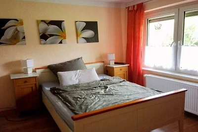 Naturhäuschen mit Teich