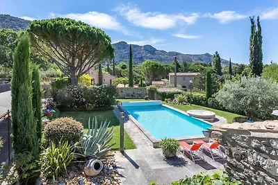 Villa in der Nähe von Avignon mit separaten...