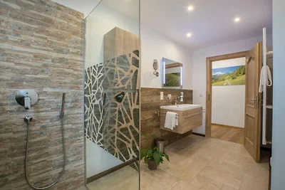 Zwei Appartements im EG für befreundete...