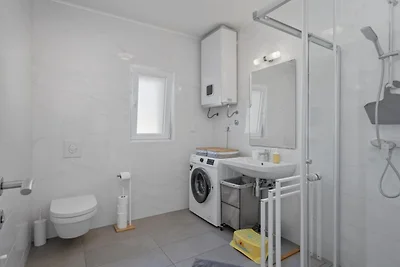 Two Bedroom Apartment With Terrace And Sea Vi...