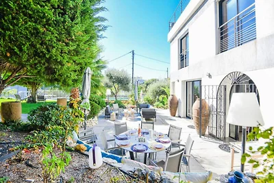 Villa Notre-Dame Piscine Parkplatz 4...