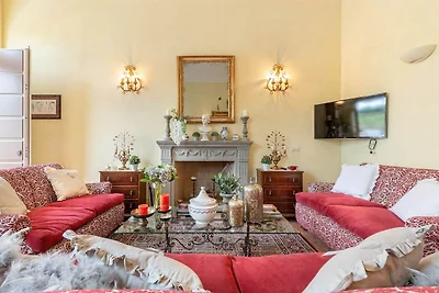 Ampio appartamento con giardino privato