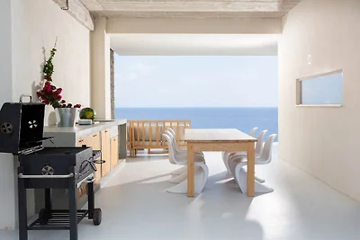 Kuro Beach House