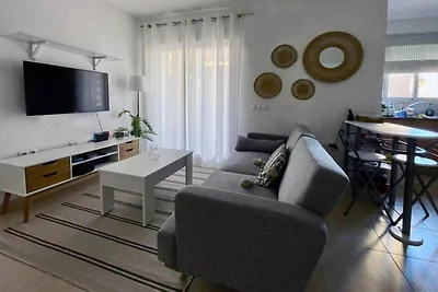 Uitnodigend vakantiehuis met zwembad