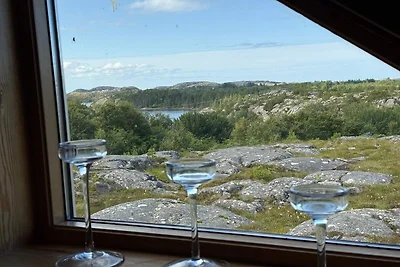 7 person holiday home in Kvenvær