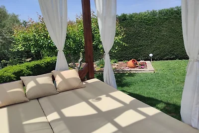 Traditionelles Anwesen mit Pool & Garten