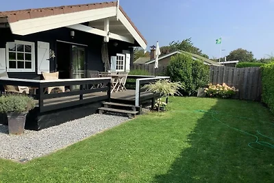 Holiday house in Ouddorp with Swimming Pool