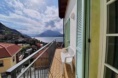 Einladendes Apartment in Bellano mit Balkon