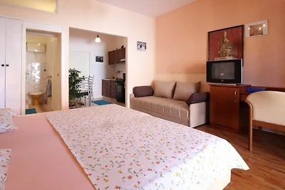 Apartments Magda- Comfort Studio Apartment wi...