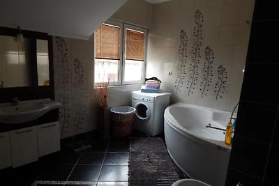 Deluxe One Bedroom Apartment C