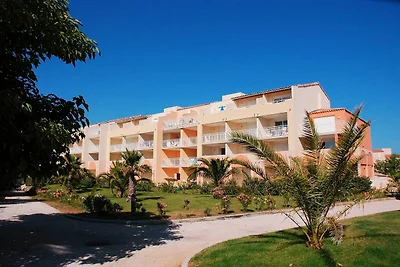 Apartamento junto al campo de golf con...