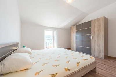 Apartments Lucija - Three Bedroom Apartment w...