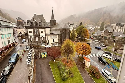 Coin luxuriant près du bistro