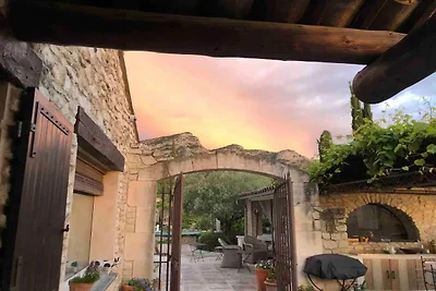 Villa in der Nähe von Avignon mit separaten...