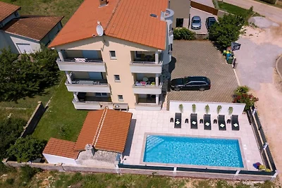 Wohnung in Fazana mit Schwimmbecken